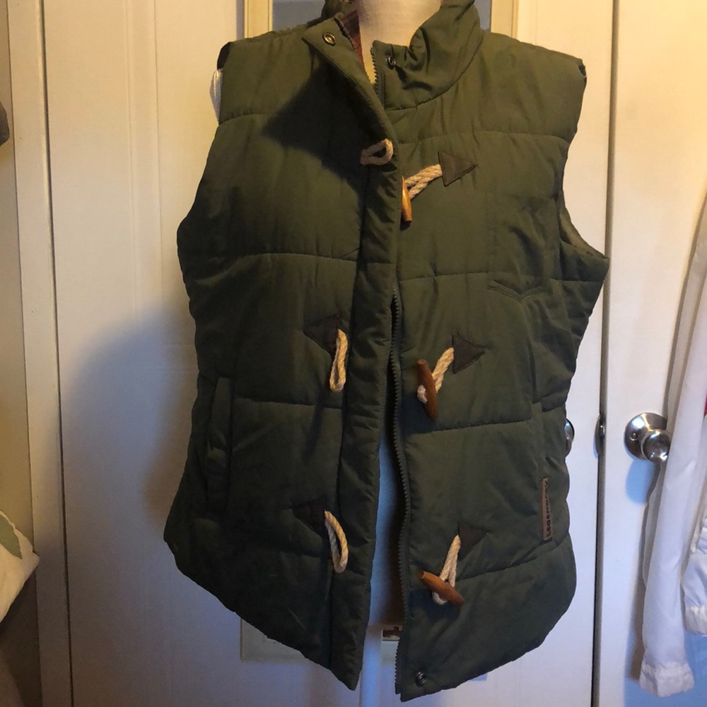 Legendary whitetails vest